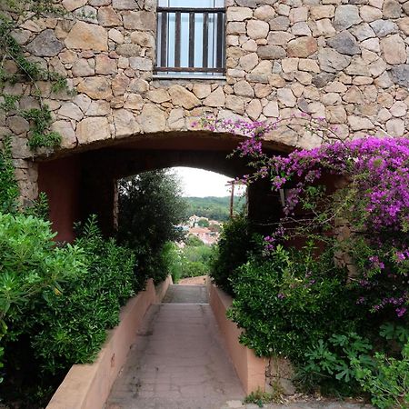 Calarossa Sardinia Apartments Isola Rossa Exterior photo
