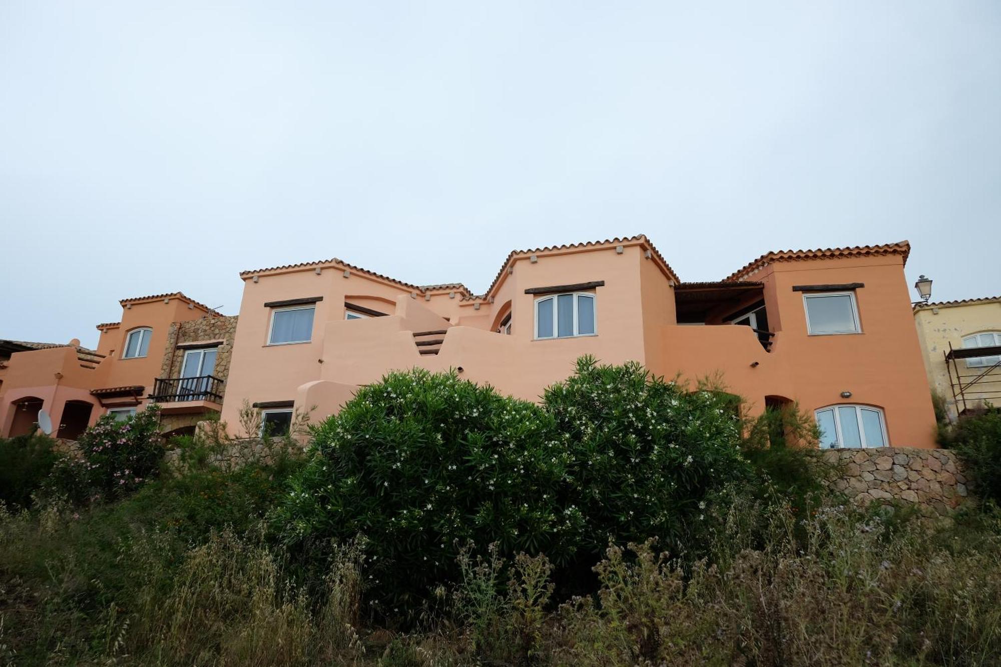Calarossa Sardinia Apartments Isola Rossa Exterior photo